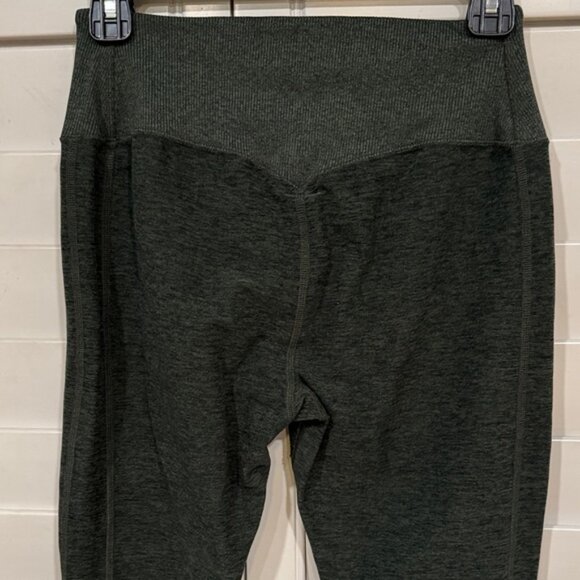 ALO Yoga Black Leggings - Picture 5 of 9